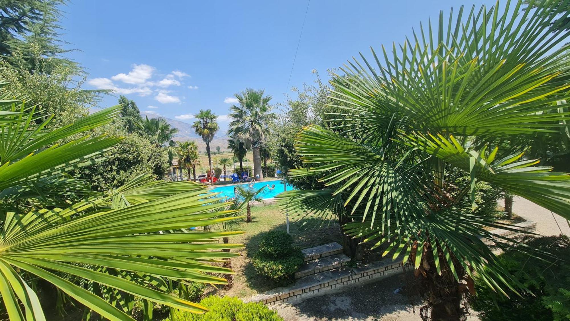 Hotel Parku I Palmave Гирокастра Экстерьер фото